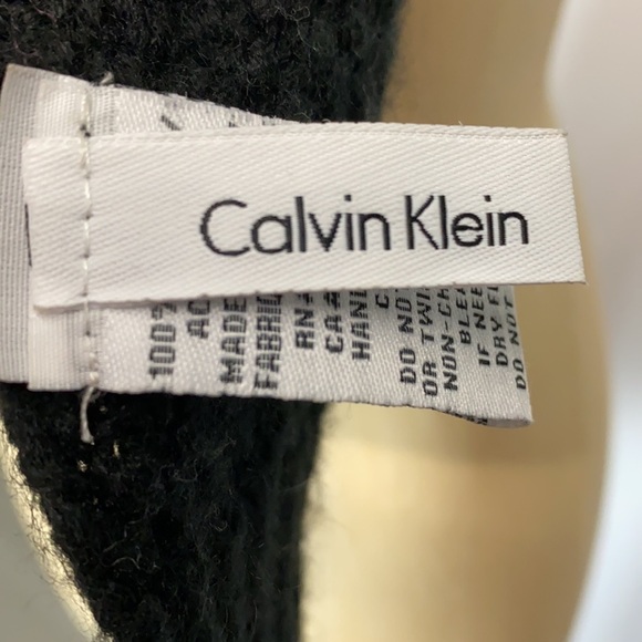 CLAVIN KLEIN KNITTED SCARF - Picture 4 of 7